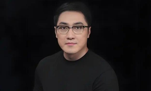 5月8日，某简介为“供应链集团老板”的博主分享了一则视频，视频内容是与王自如聚会