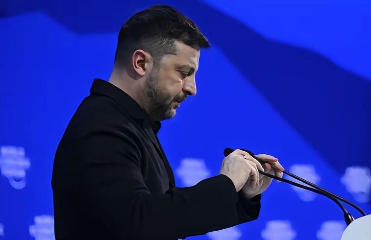 泽连斯基认为，俄罗斯并不是真心配合美国的临时停火提议，俄军是在积攒导弹数量，并等