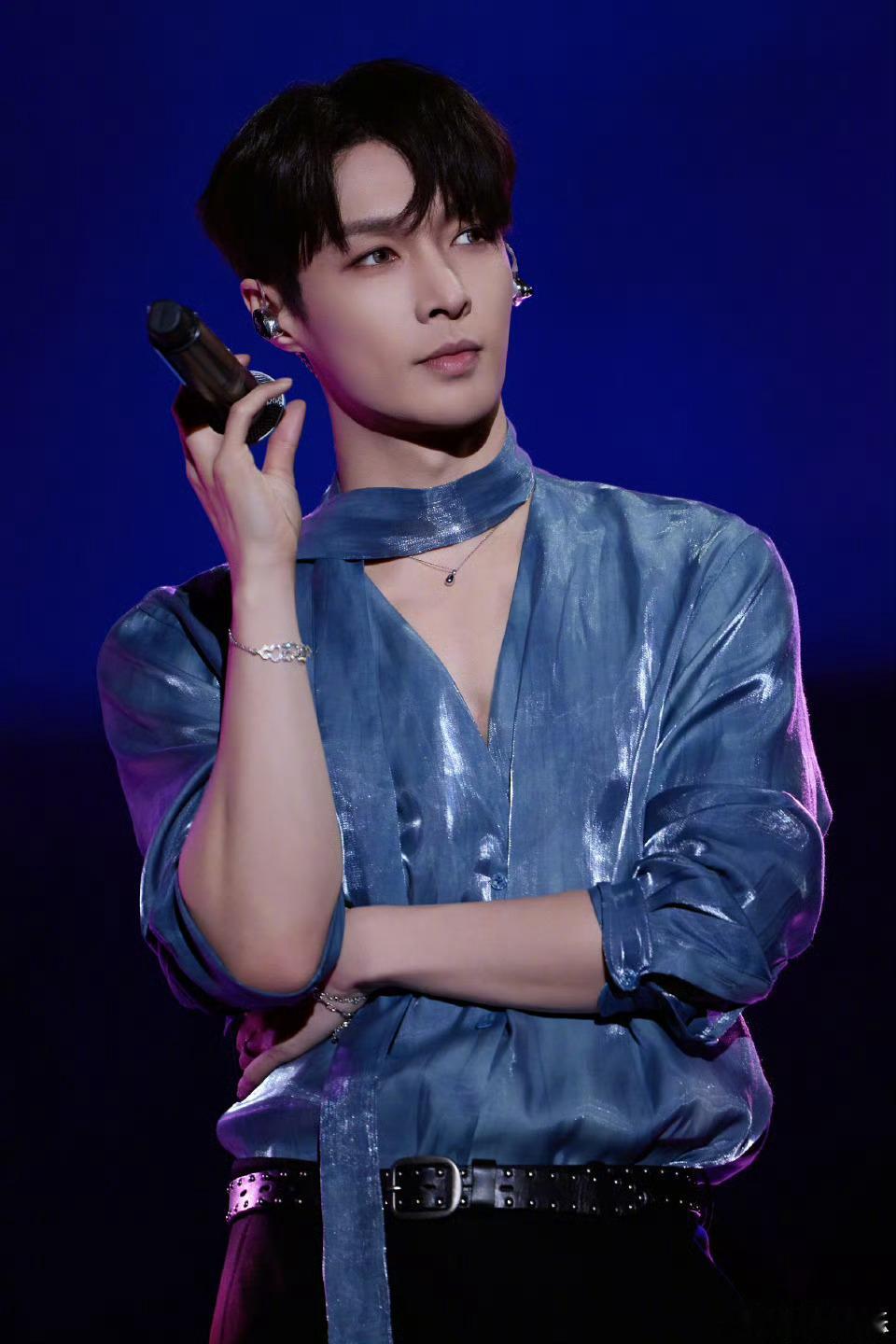 张艺兴不出演EXO团综张艺兴不参加EXO团综 据公开报道，最终不出演《EXO的爬