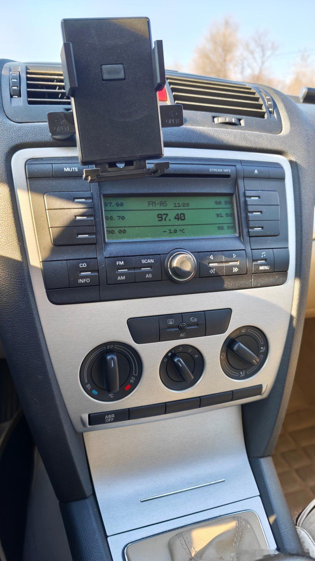 这老明锐虽然一点动力没有，但是开起来特别通透，特别舒服。很有幸福感。 