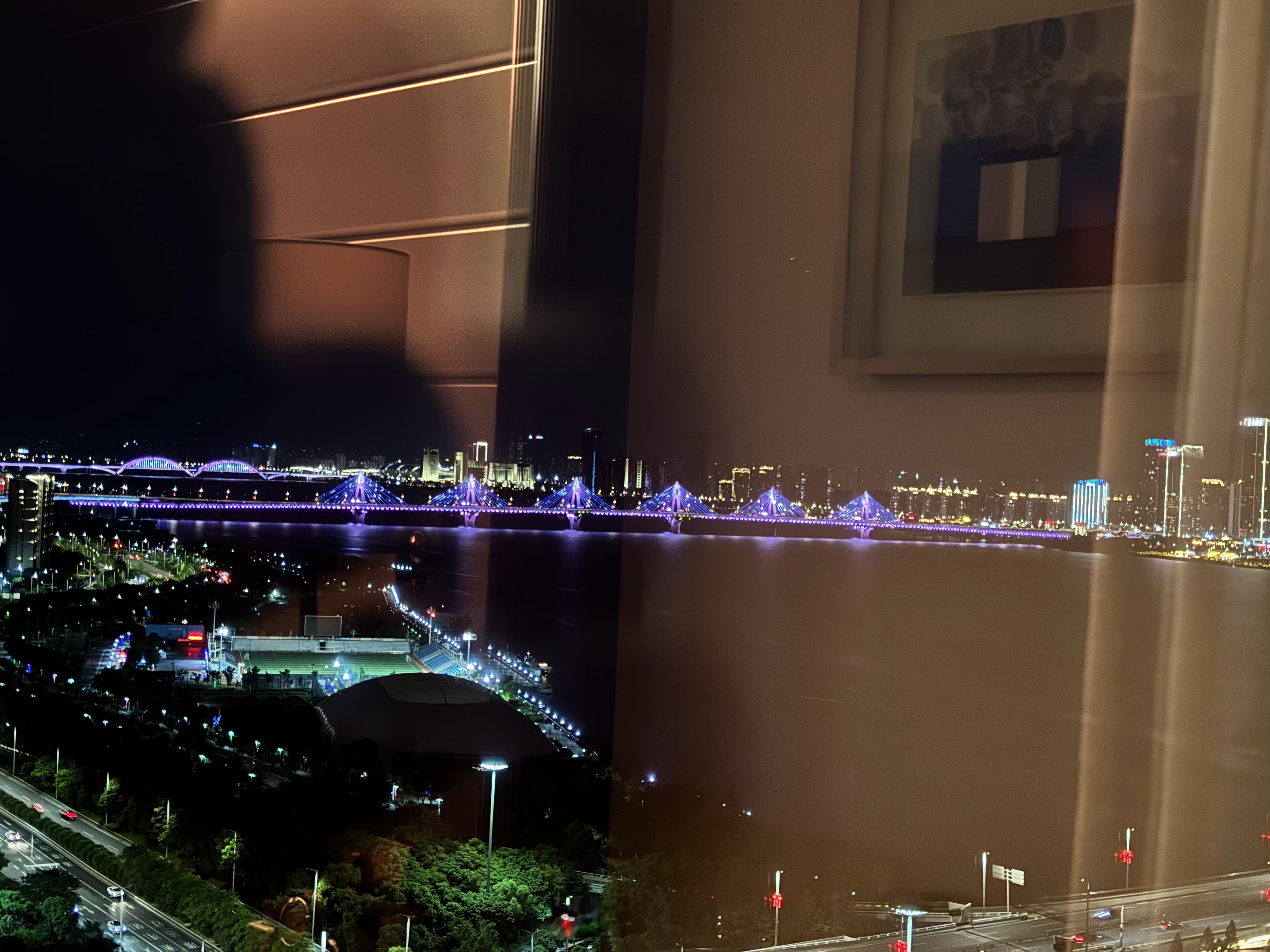 南昌的夜景竟然还不错 南昌·南昌力高皇冠假日酒店