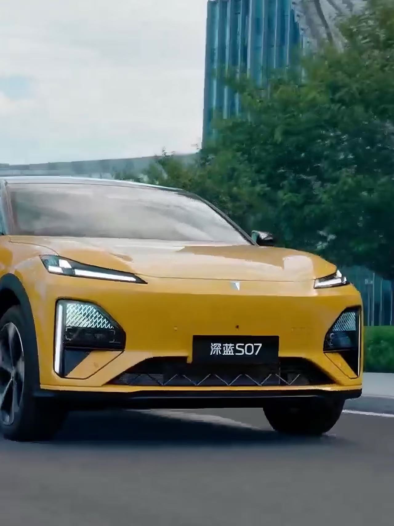 重庆狼队清清皖皖合体重庆狼队最近状态火热，在狼队新主场的比赛取得胜利拿下开门红。