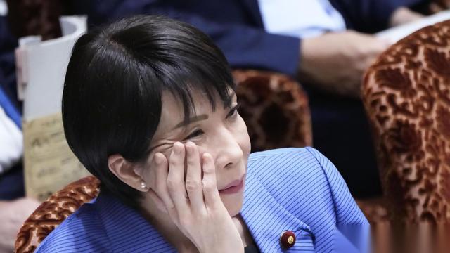 “去见特朗普前，先把美国炸伊朗到底合不合法搞清楚！”
这话，是日本前首相石破茂在