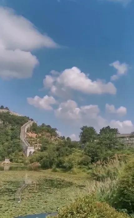 不要活在别人的世界里，如果你不吃人家的饭，就别把人家的话，放在心上。
做自己人生