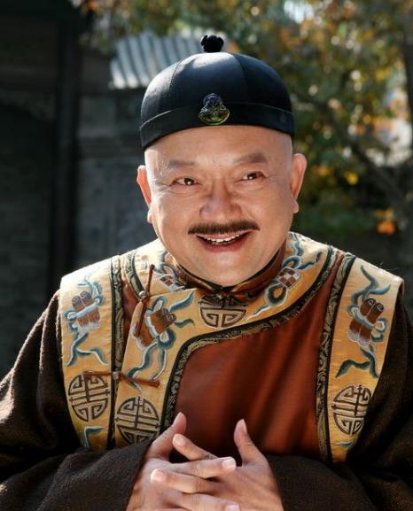 和珅不是“贪官模板”，而是乾隆朝唯一被皇帝当面称“朕之萧何、国之柱石”的汉臣：他