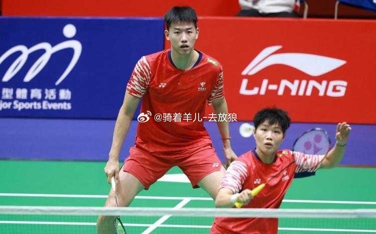国羽2金2银：男单大黑马决赛0-2惨败印尼新星！女双霸榜世界前二国羽2金2银收官