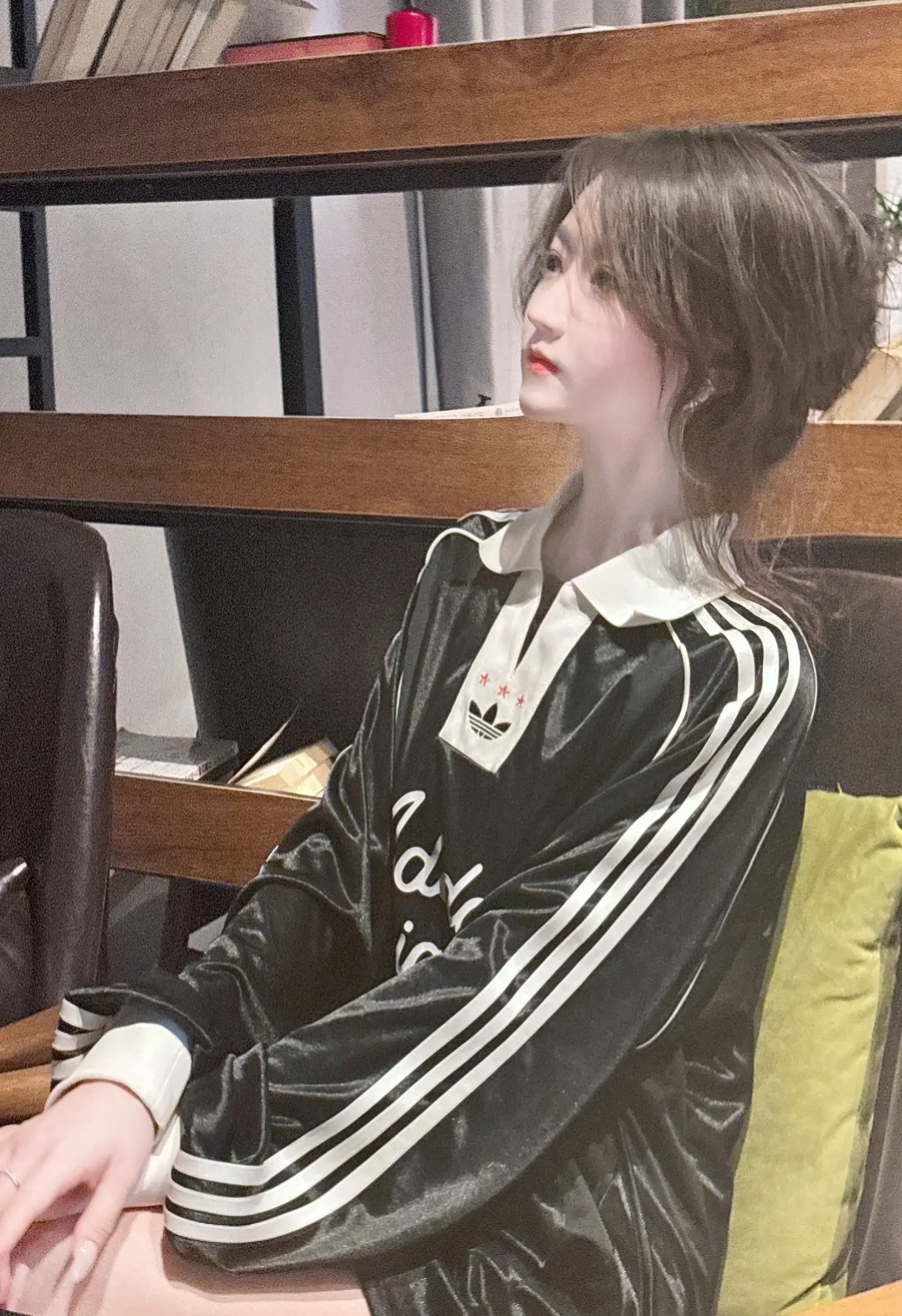 你可以指向北方 然后告诉我那是南方 错了没关系因为我爱你