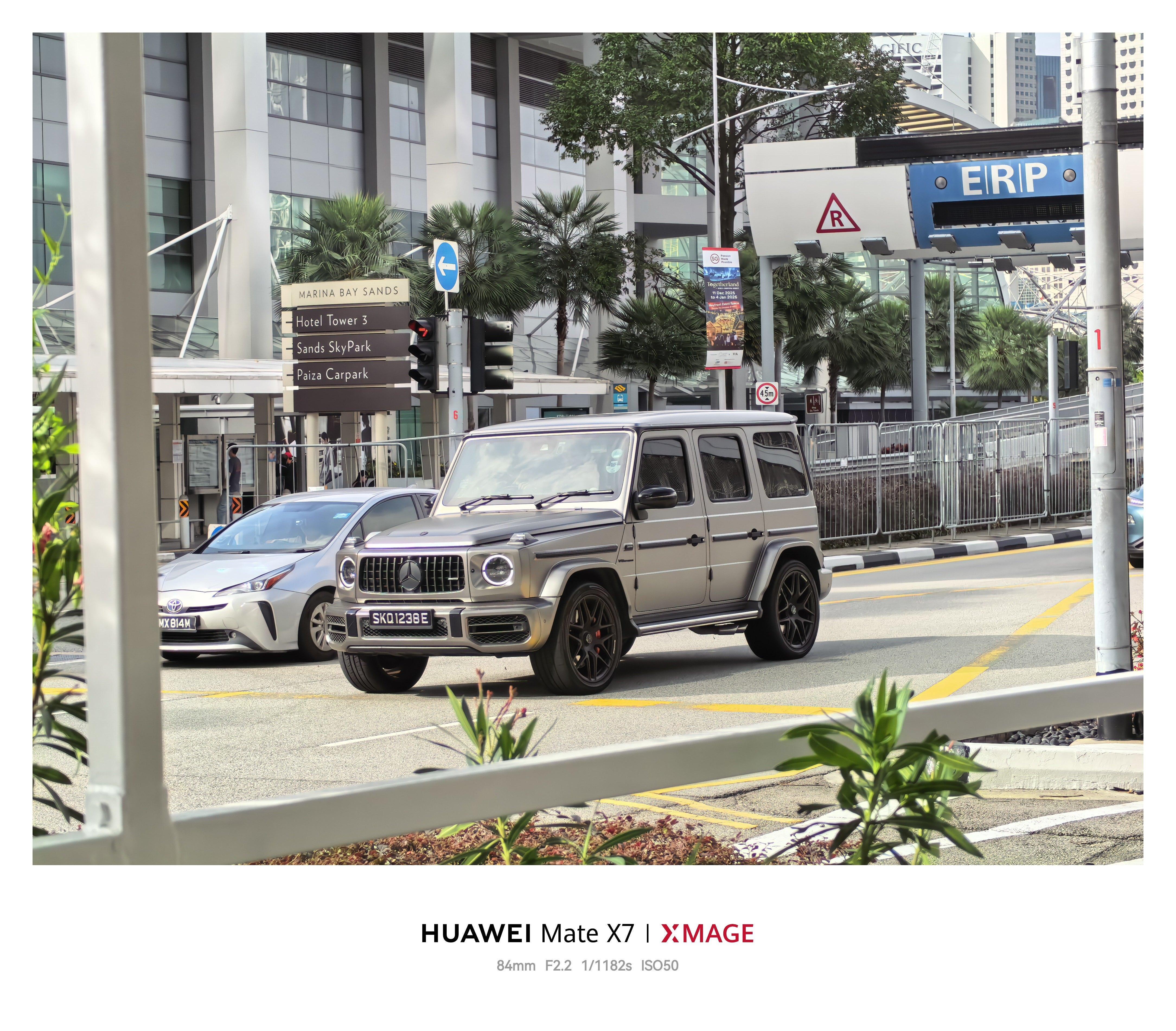 能在新加坡开奔驰G的，这是真有钱啊购车用车成本太高了，极氪009在这里都是妥妥的