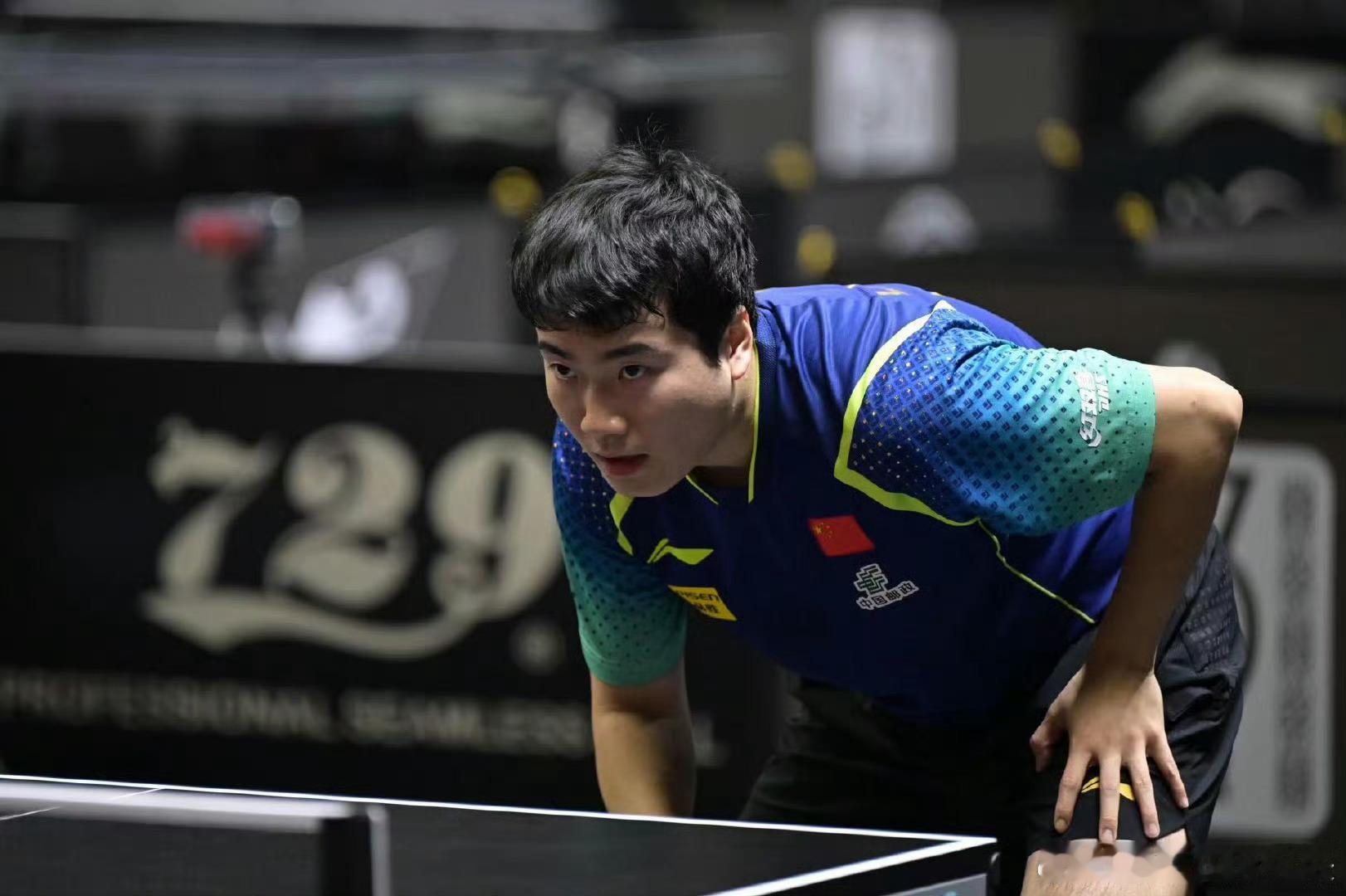 恭喜大胖，轻松晋级，健康完赛！#梁靖崑晋级男单32强# ​​​