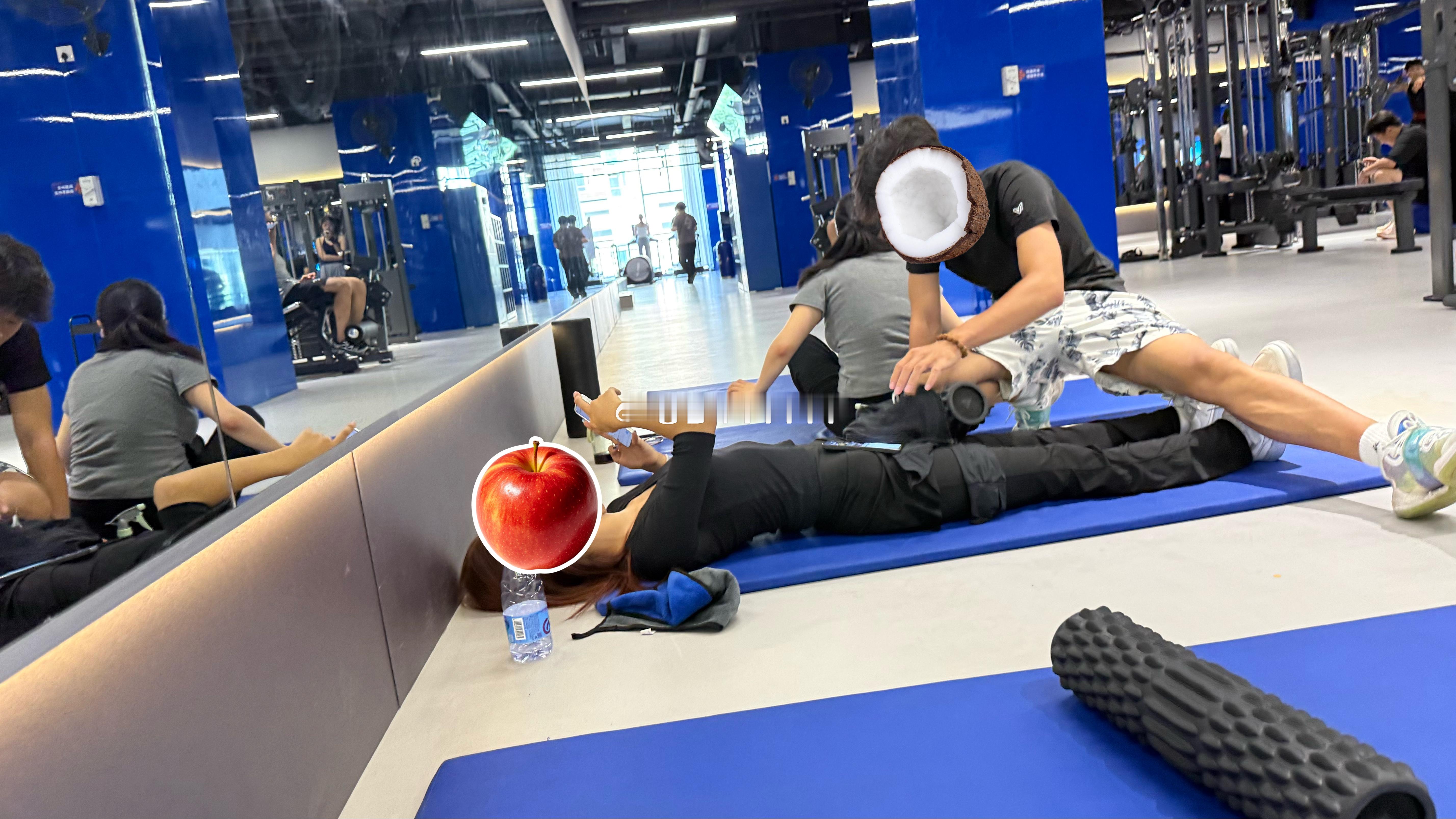 给妈妈放松一下大腿 