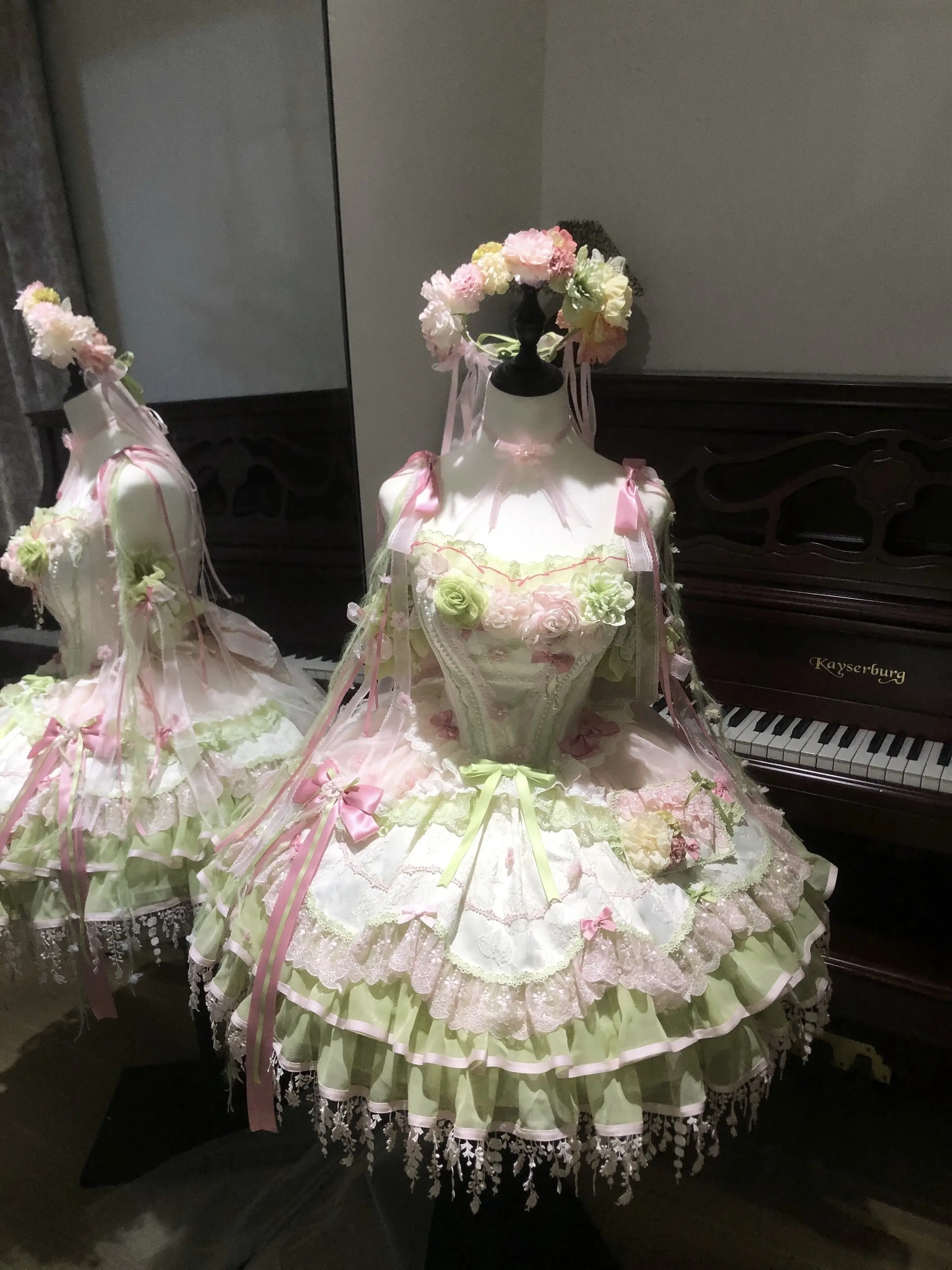 「繁花慕夏」。