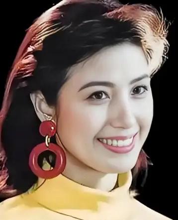 51岁生龙凤胎，她赌赢了！ 演员吴玉华，39岁离婚，因为前夫汪俊坚持丁克。她转身
