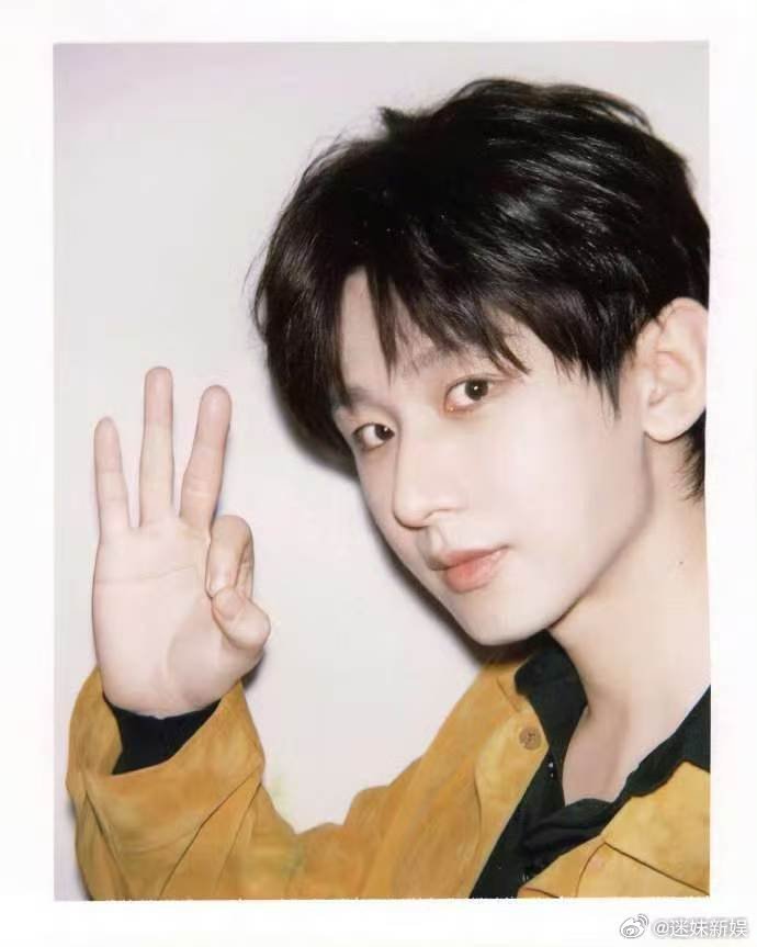 成毅元宵plog成毅今宵明月满成毅今宵明月满，爱了爱了， 