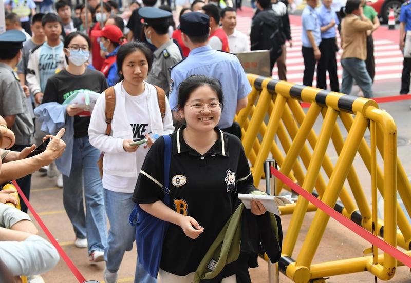 高考对不少考生来说，确实是人生的“分水岭”。就拿2026年高考来说，1290万考