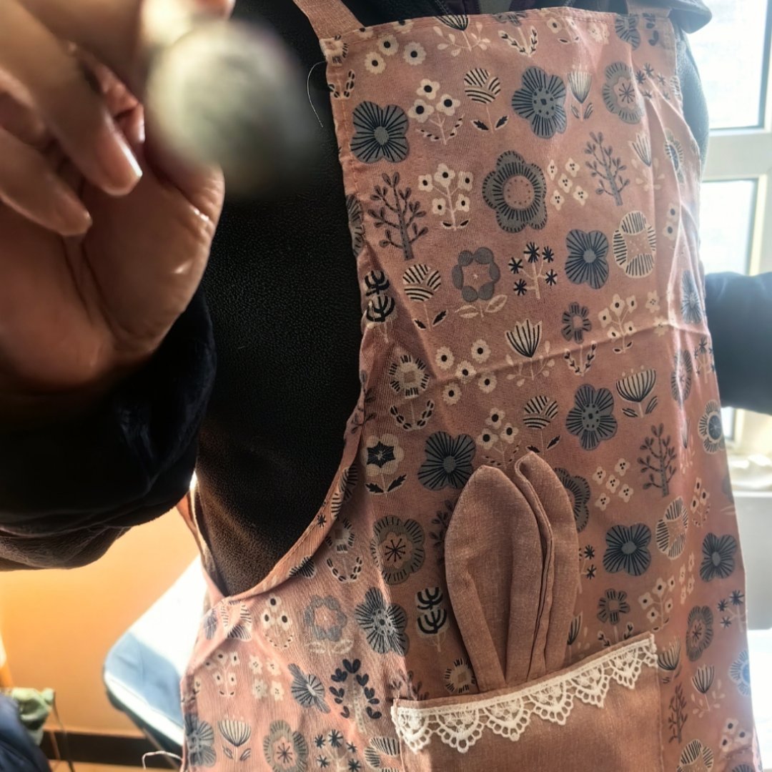 *碎碎念*圣诞节礼物...Kitty圣诞树，会跑圣诞小鹿和圣诞老人，还有平安果。