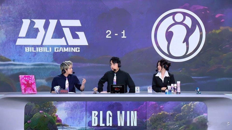 遛狗回来就看IG在挨揍[允悲]速龙的压力太大了blg对战ig ​​​