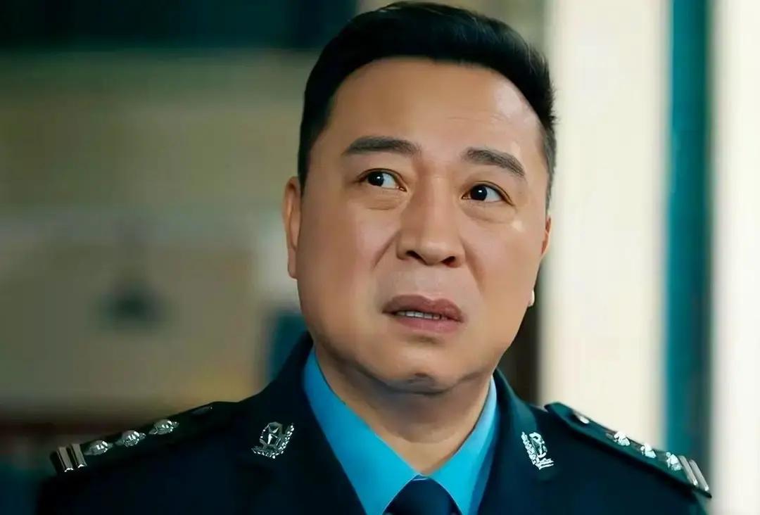 电话响一声，秦枫被调离
 
那通电话只有3秒，号码是0000，秦枫第二天就收到调