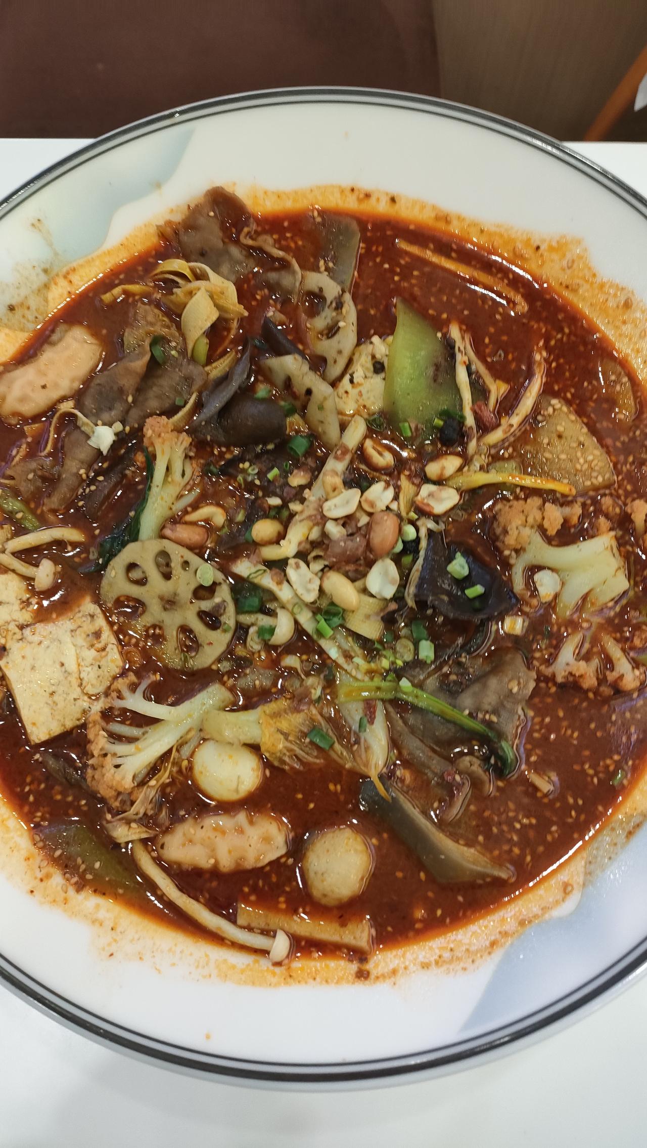 爱琴海开业一年多了，我还是开业时来过，第二次来是买手机，直奔华为专柜，因为提前联