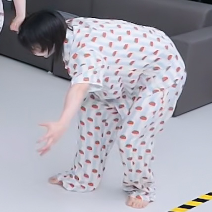 所有人都爱看的 露出鼠脚 