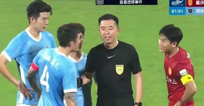 中超第6轮，重庆铜梁龙主场2-0十人深圳新鹏城，斩获3连胜且6轮不败，稳居积分榜