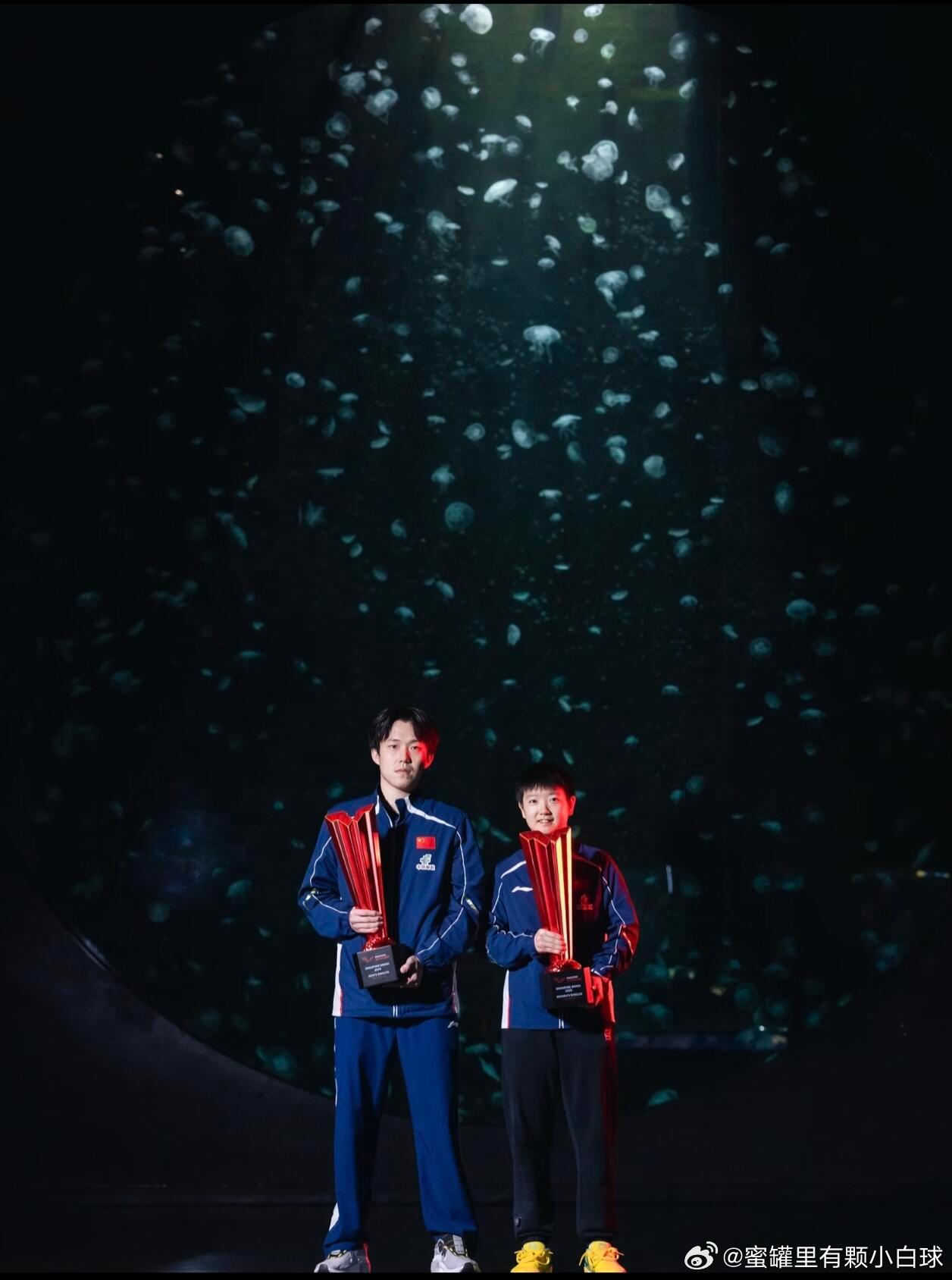 王楚钦孙颖莎新加坡城市宣传照天呐，真的是海洋馆好好看～ 