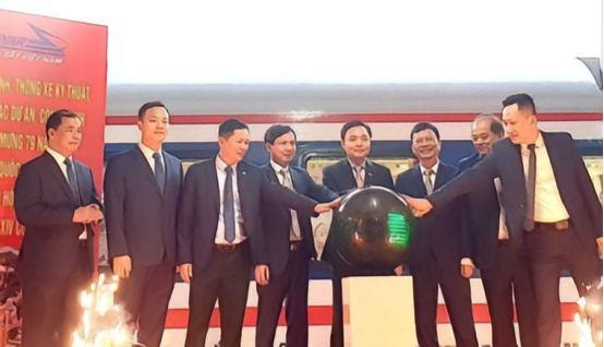 越南高铁修建，因中国出局，由德国西门子和韩国及越南本地公司牵头，这条高铁承建方是