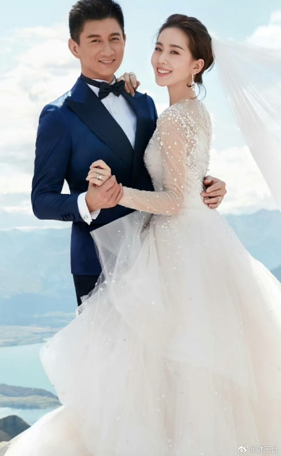 曝吴奇隆刘诗诗感情近况 这场持续发酵的婚变传闻，在最新爆料下终于回归理性视角。从