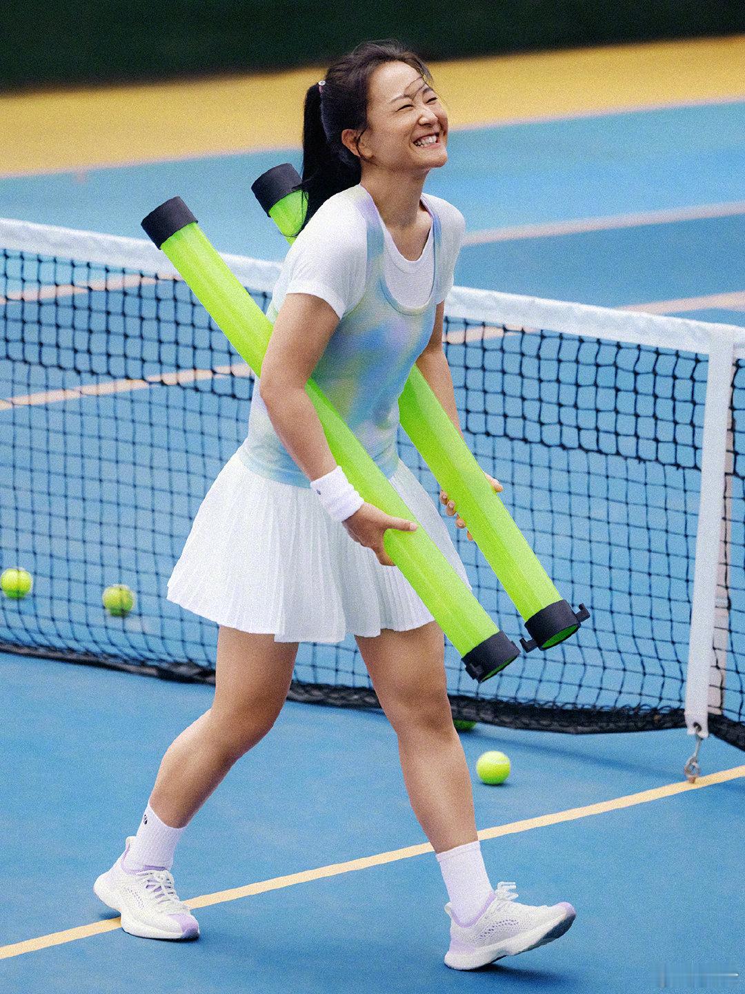 贾玲和汪顺一起打网球🎾超级明媚的玲姐[酷]汪顺贾玲打网球汪顺贾玲 ​​​