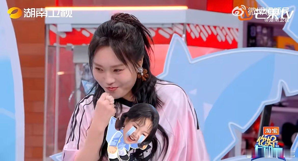 李嘉琦李雪琴你们这是要夺冠啊 破防互怼直接拉满氛围感！俩人精准拿捏对方软肋，火力