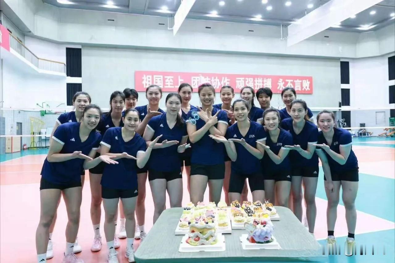 龚翔宇回归即C位
        龚翔宇大美女终于从大漂亮国回来啦，这大漂亮的美