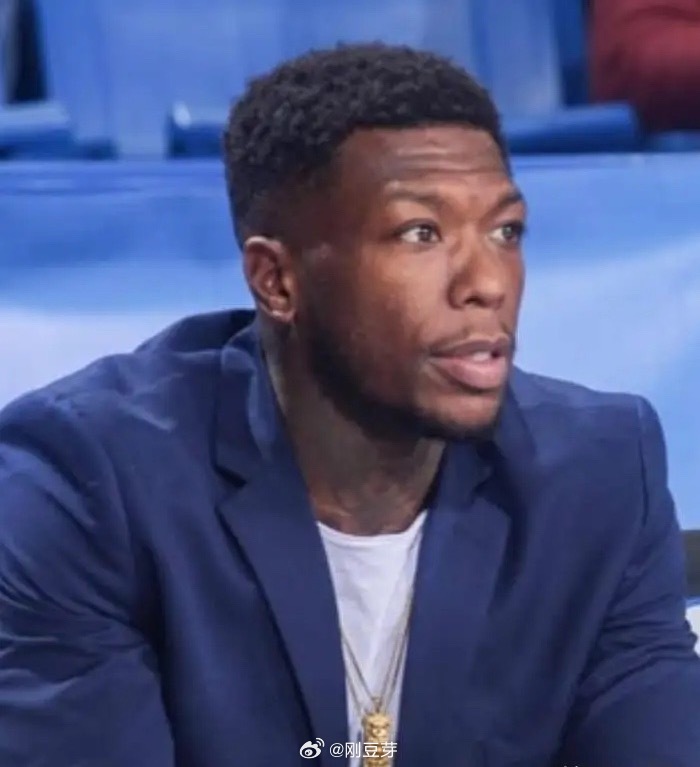 内特罗宾逊谈詹姆斯：“我05年进的NBA。”“比勒布朗还要晚2年。”“但是。”“