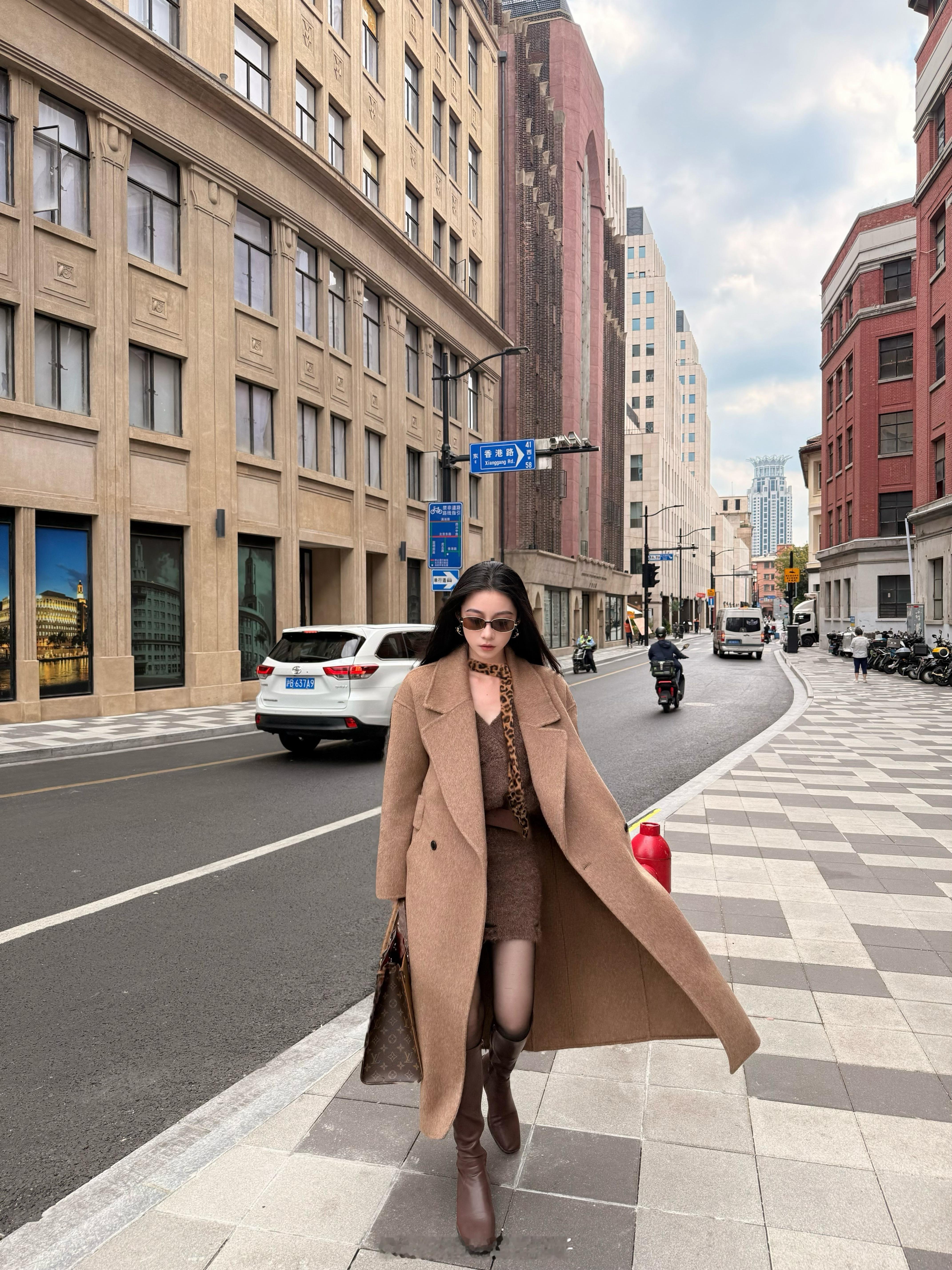 伦敦旧事🍂🚪『Zan里揪☝🏾针织裙』没有驼色大衣的秋冬是不完整的！！双面羊