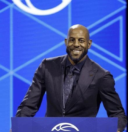 勇士命运转折点！科尔本周末定去留 勇士王朝的十字路口来了！主帅史蒂夫・科尔与老板