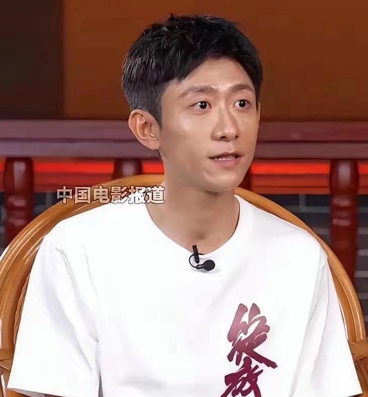 还以为张一山混得不行你可能根本没看懂，他和杨紫根本不在一个赛道上。

杨紫和张一
