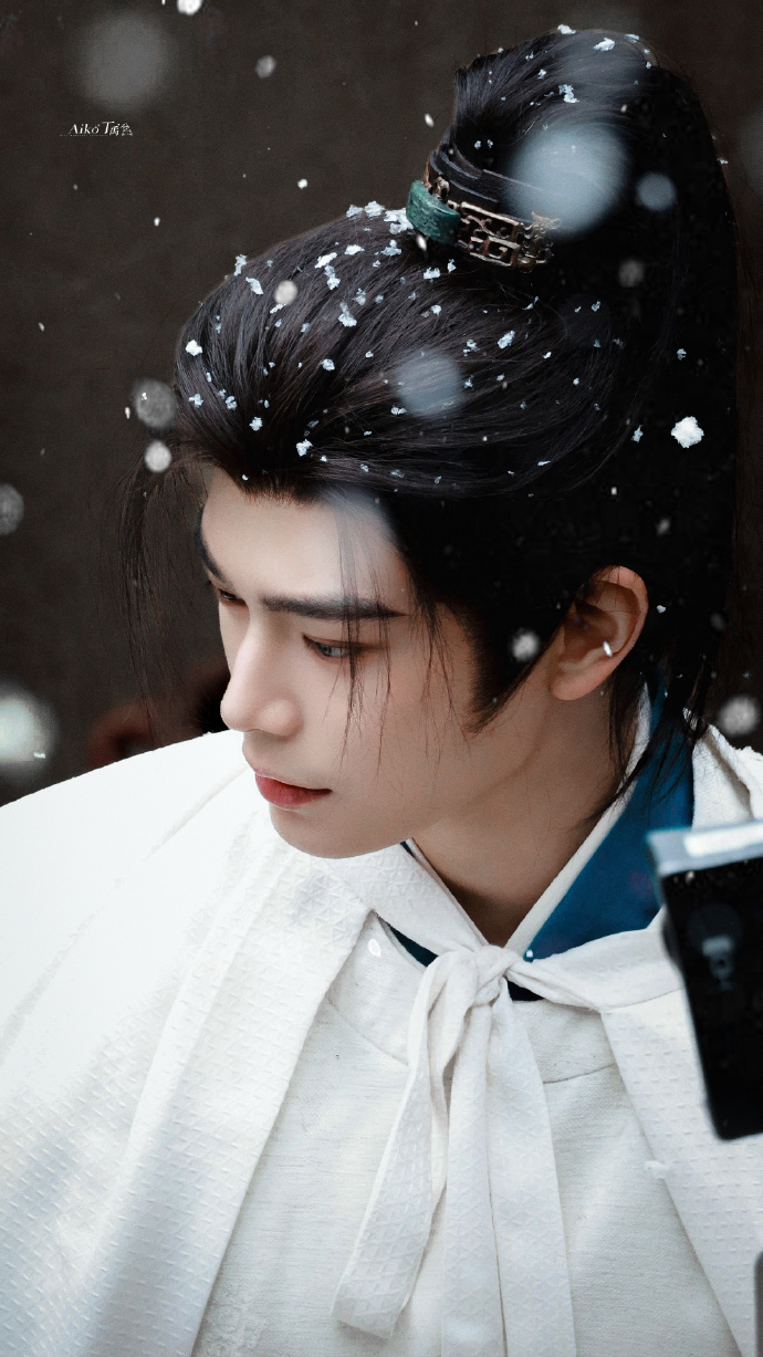 丁禹兮《司宫令》赵皑雪中路透，白雪皑皑，像画里走出来的人物 