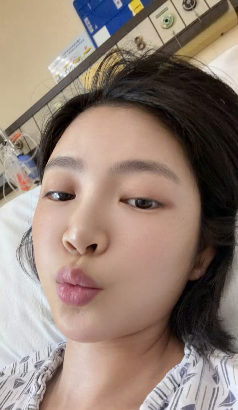 王灿自曝切除一片肺杜淳妻子王灿住院 发文透露自己生病住院还切除了一片肺“谁知道突