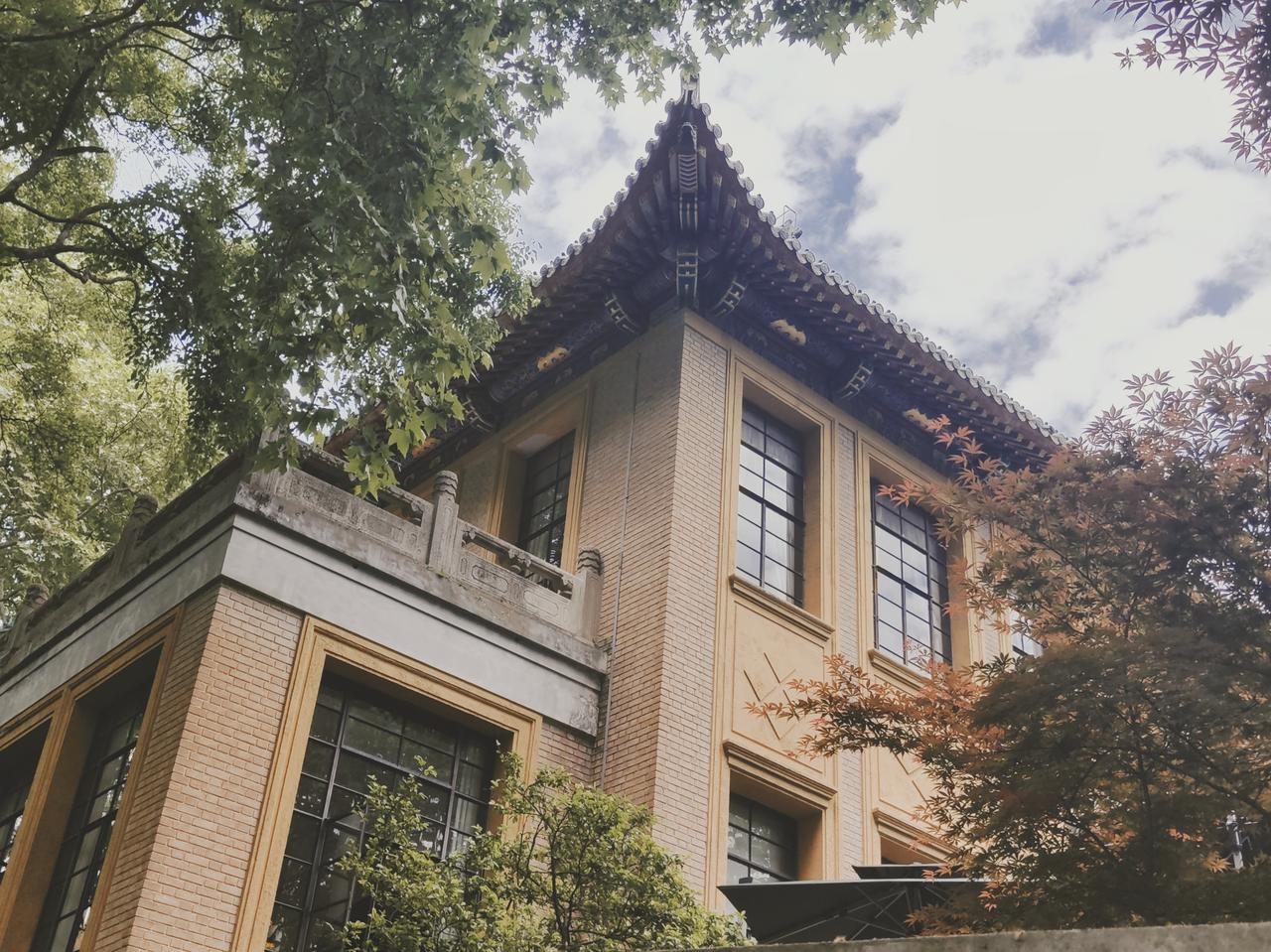 为什么“双一流”的高校发展战略，没有之前的“985和211”牌子硬。
十年前，党