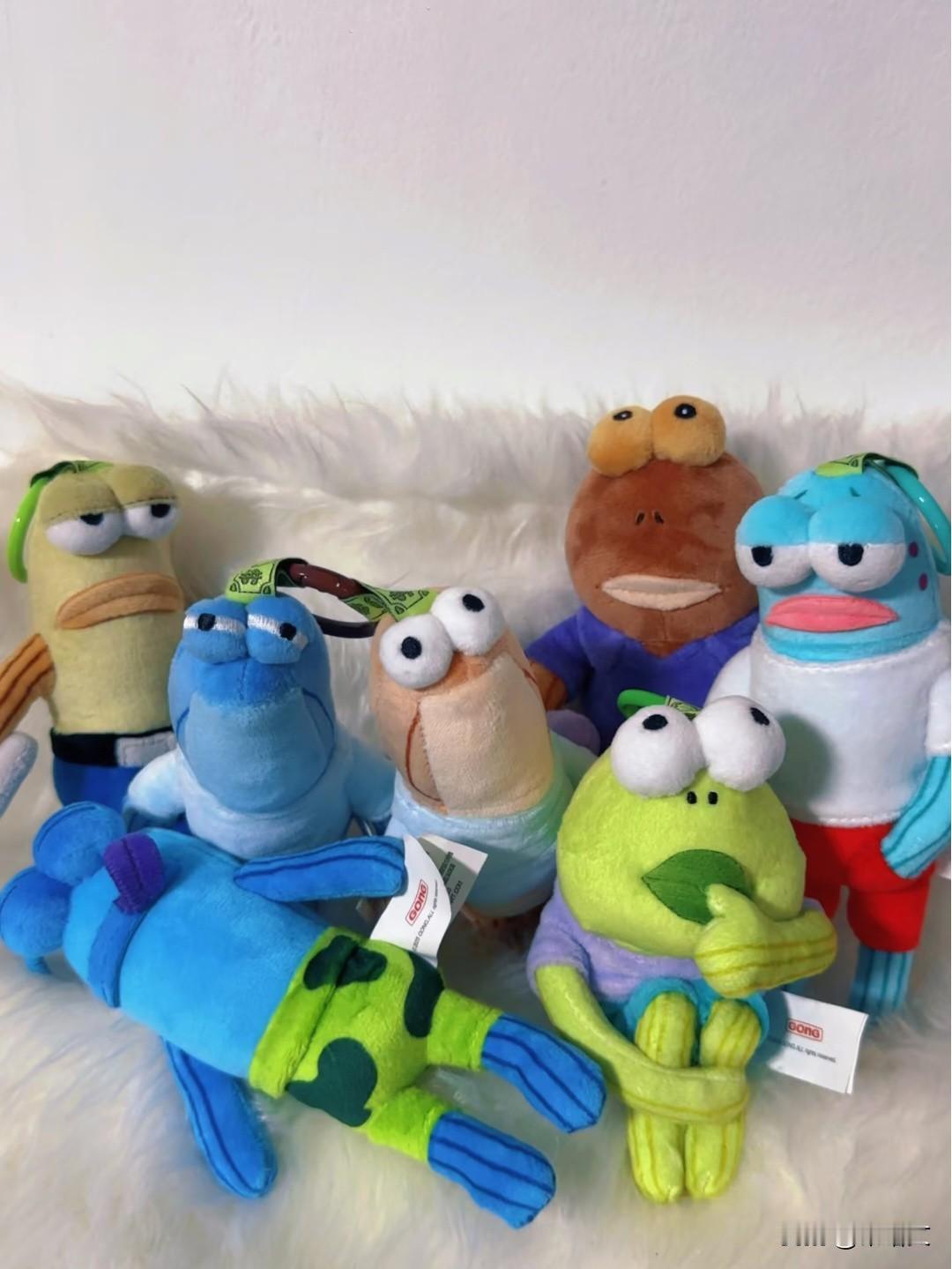 越丑越疯抢！年轻人为啥沉迷“离谱丑东西”？
 
现在年轻人买东西简直叛逆到离谱！