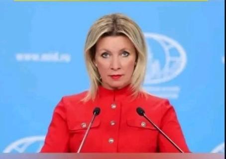 俄罗斯外交发言人扎哈罗娃气场全开！在一场记者会上，面对日本记者提出的离谱提问，她