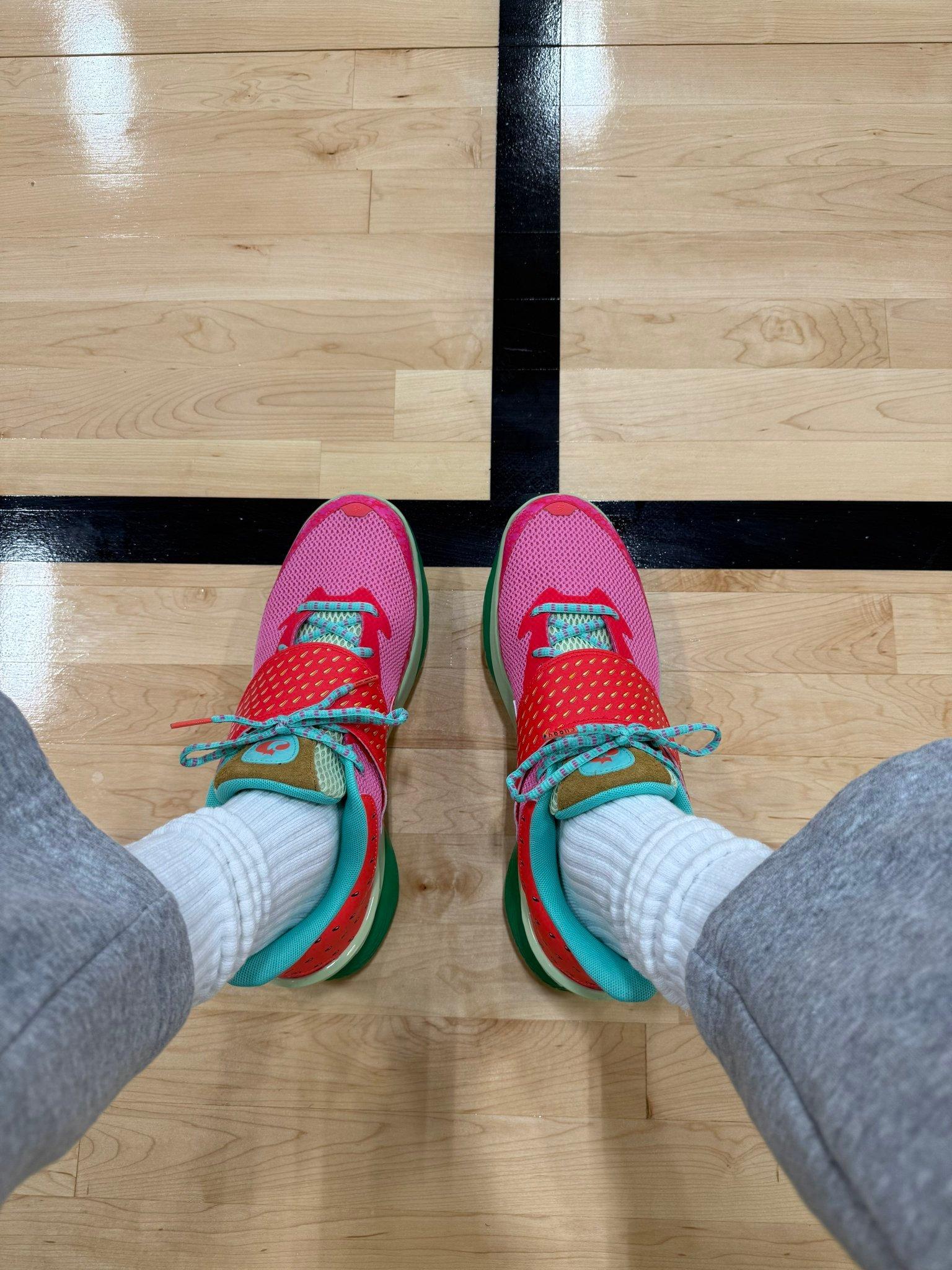 福克斯更新社媒晒球鞋👟Curry Fox 1  Bahama Bucks 🌴