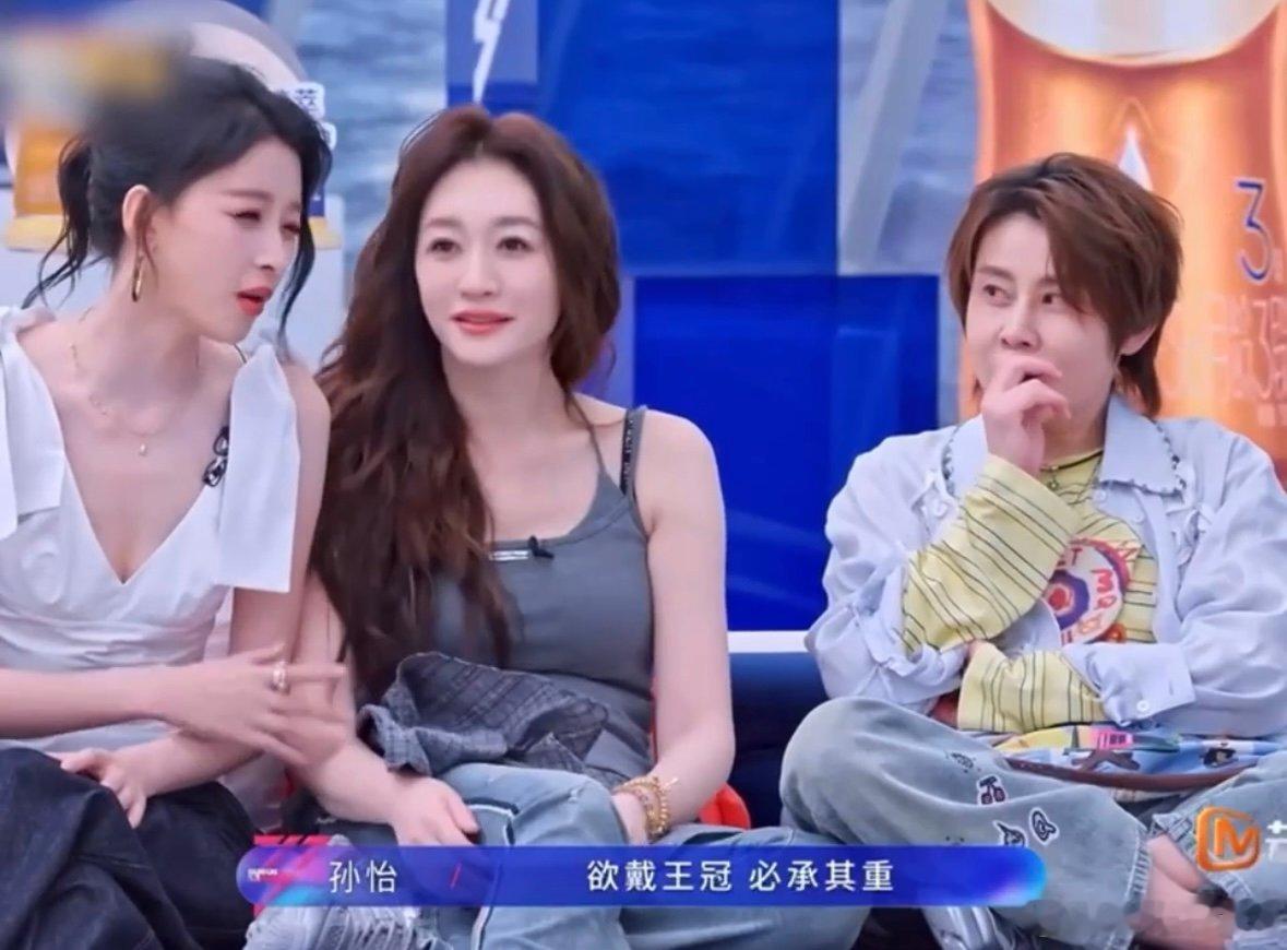 李小冉欲戴其冠为什么要碧琪承重全网刷屏的碧琪承重名场面，出自李小冉为曾沛慈夺冠激