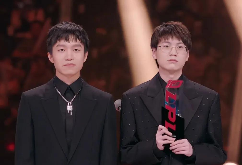 闹麻了，不就是涵艺预测了亚运会辅助是Meiko不是ON，就有不少人闹麻了
不可否