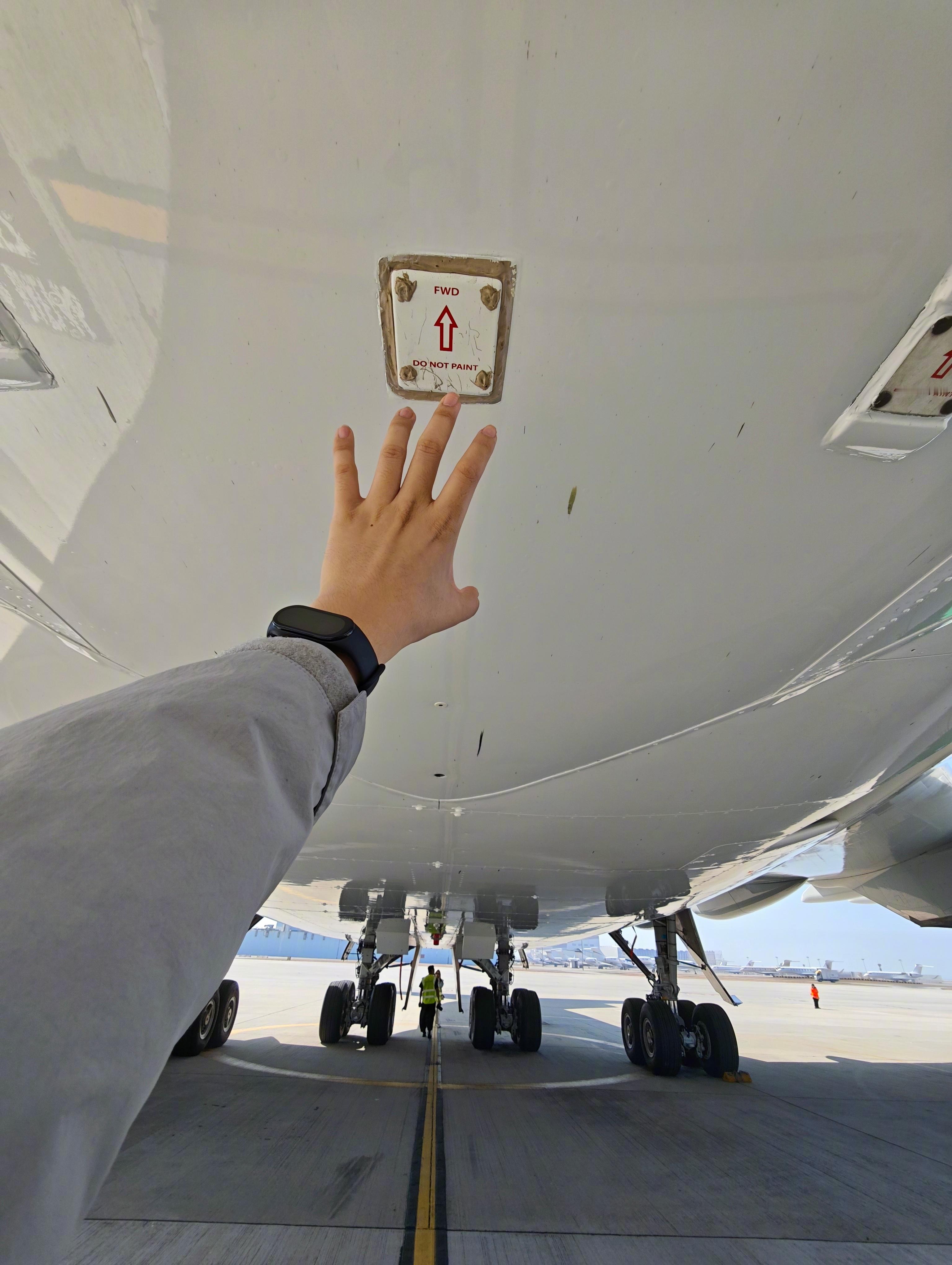 挠一下，飞机会痒痒不？ 