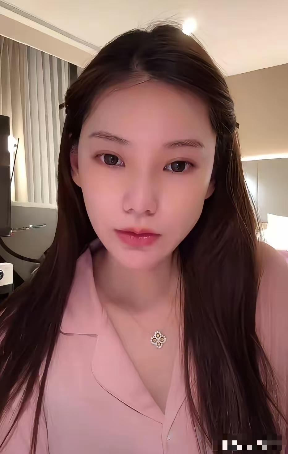 为什么不能换保姆了，这点我认为保姆要有自知之明，也许换年轻的更好，我看网红大麦姐