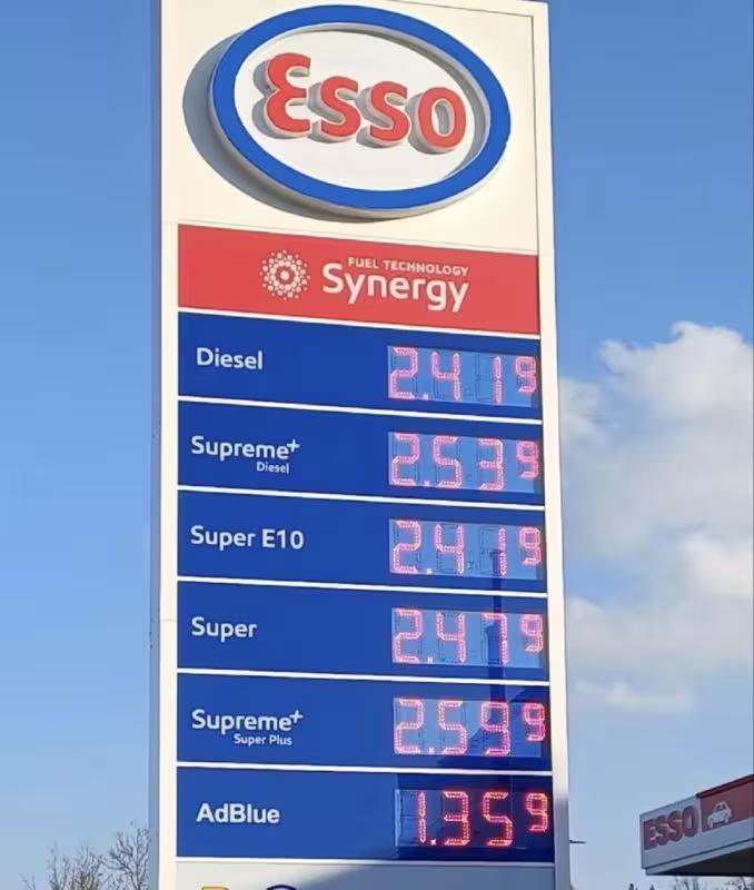 德国汽油价格在一周内上涨了16%-26%，而且价格还在继续上涨。

欧盟领导人认