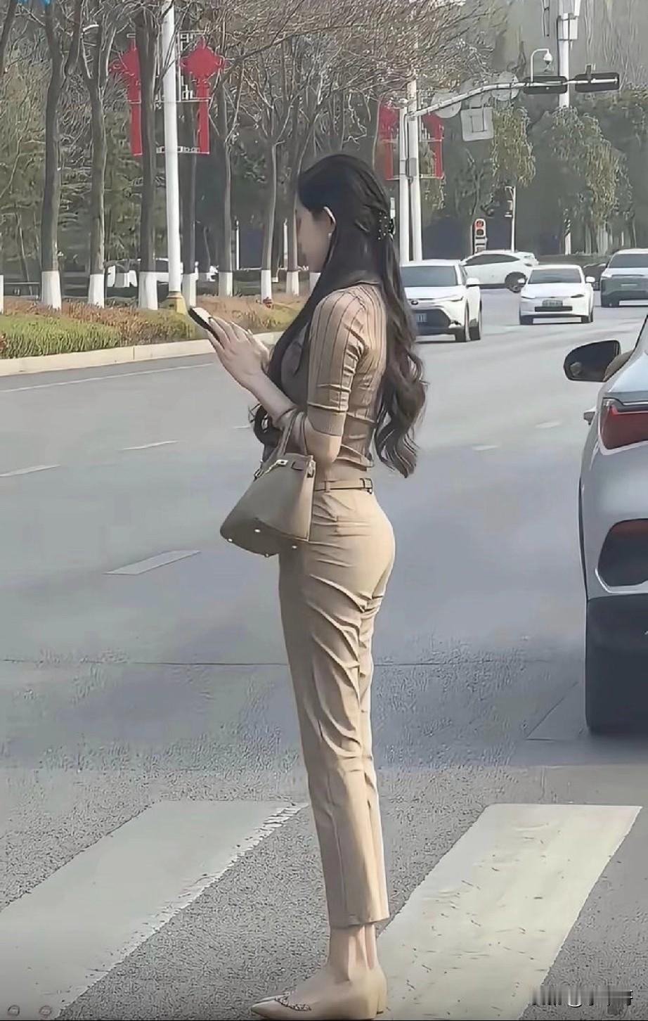 就这身材，脸蛋已经不重要了吧