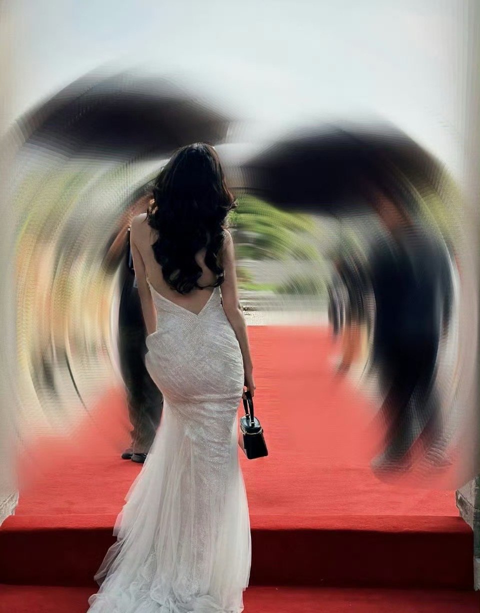 章若楠露背鱼尾白裙章若楠露背鱼尾白纱裙 章若楠露背鱼尾白纱裙 