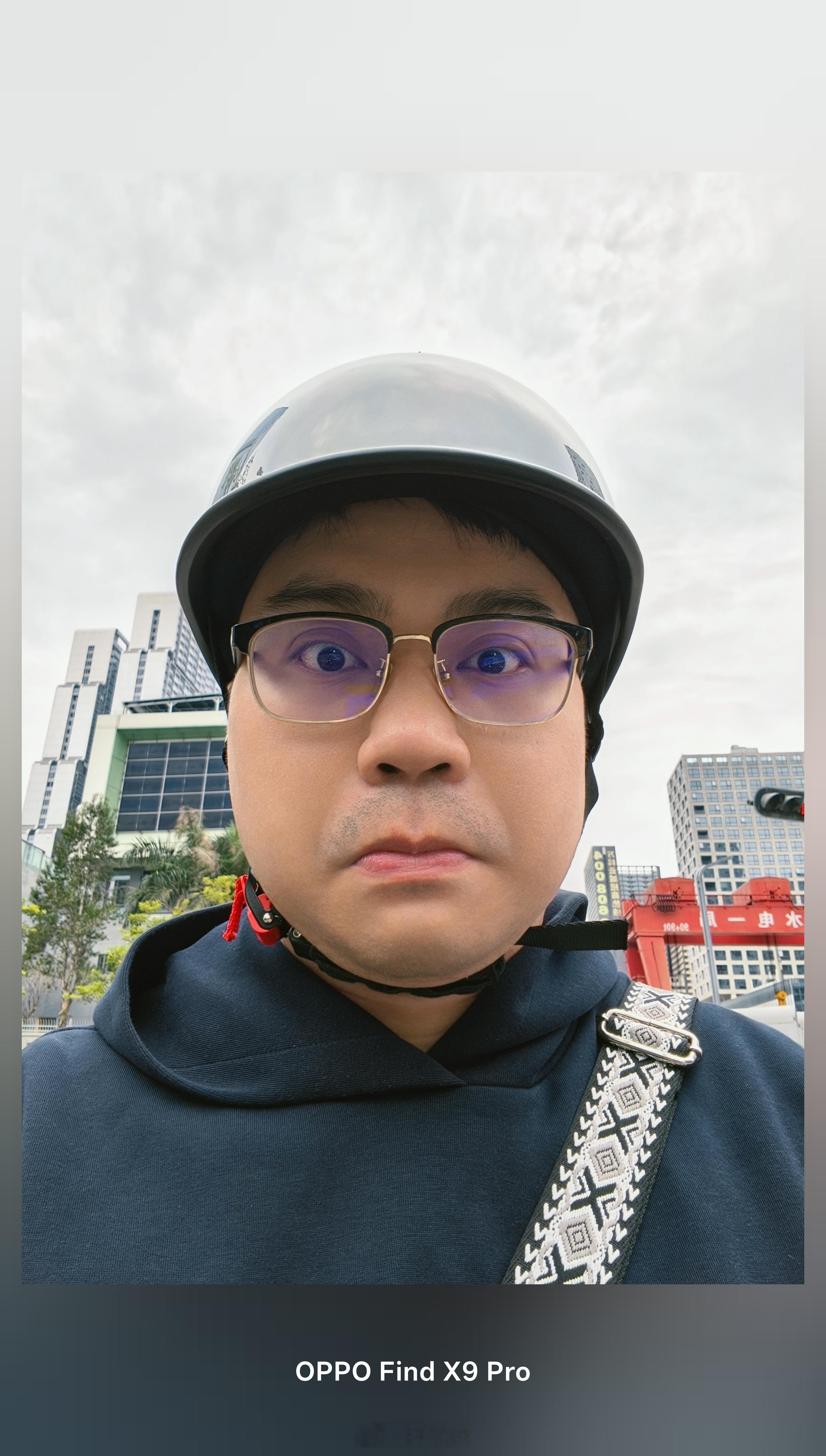 新买的通勤头盔，感觉有点呆