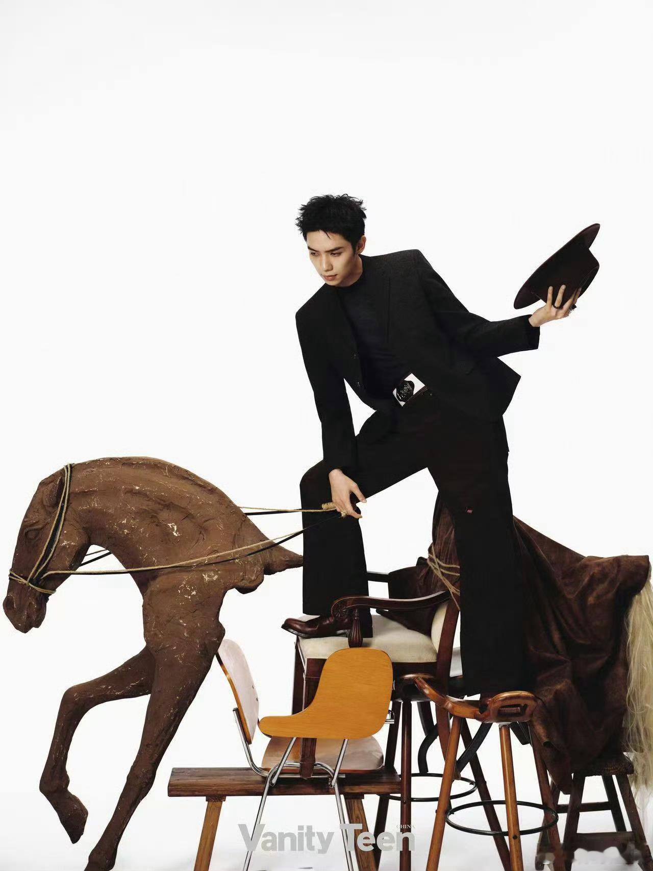 罗一舟 早期留子味这气场，我给满分，罗一舟你这是要逆天啊，镜头感怎么那么强！！！