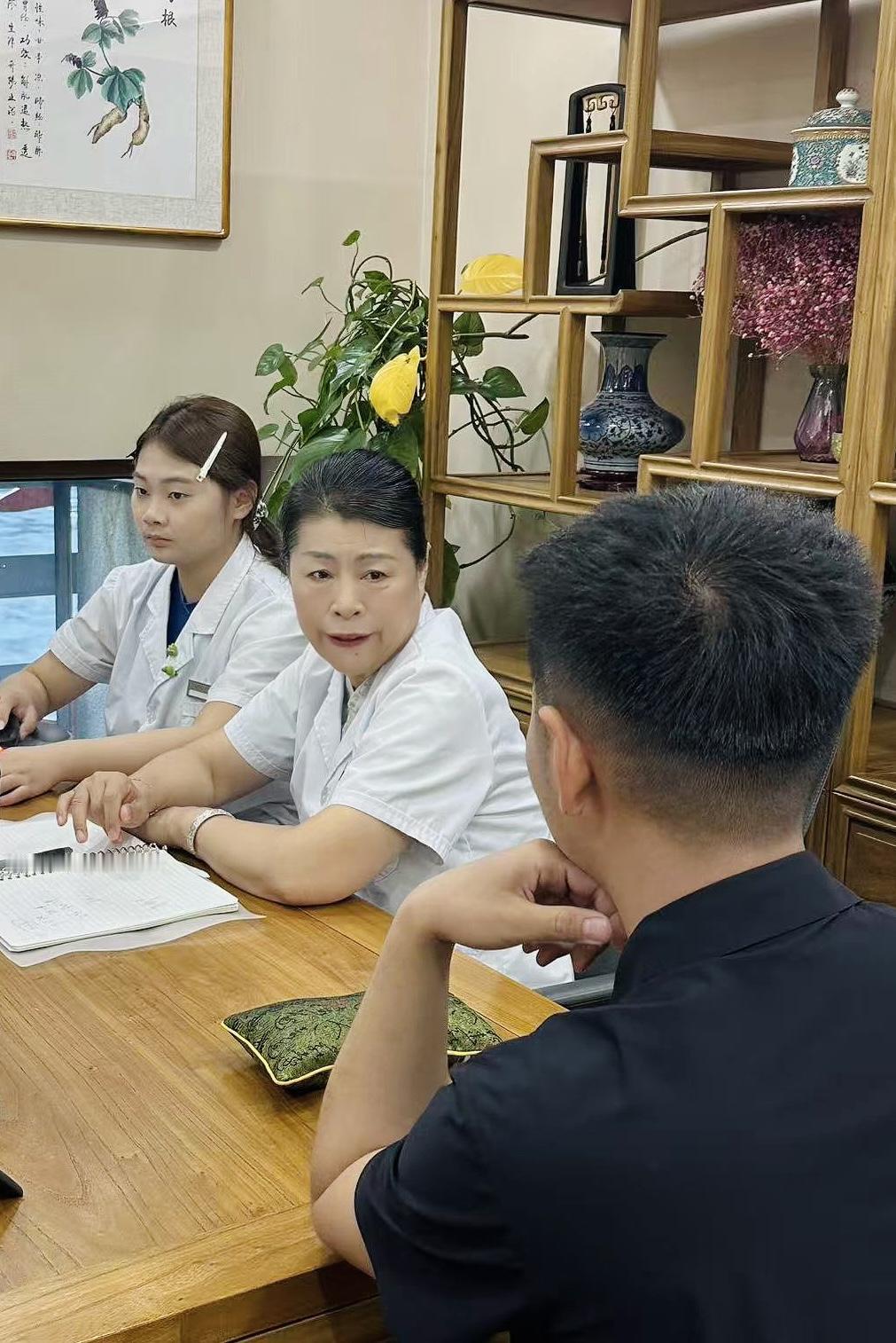 手淫多了会得肾病吗？

很多人手淫后腰酸、乏力、尿频，就吓得以为自己得了肾炎、肾